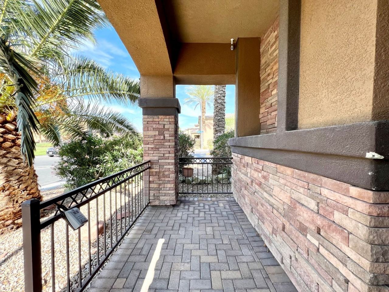 112 Delighted Ave - Photo 3 of 40