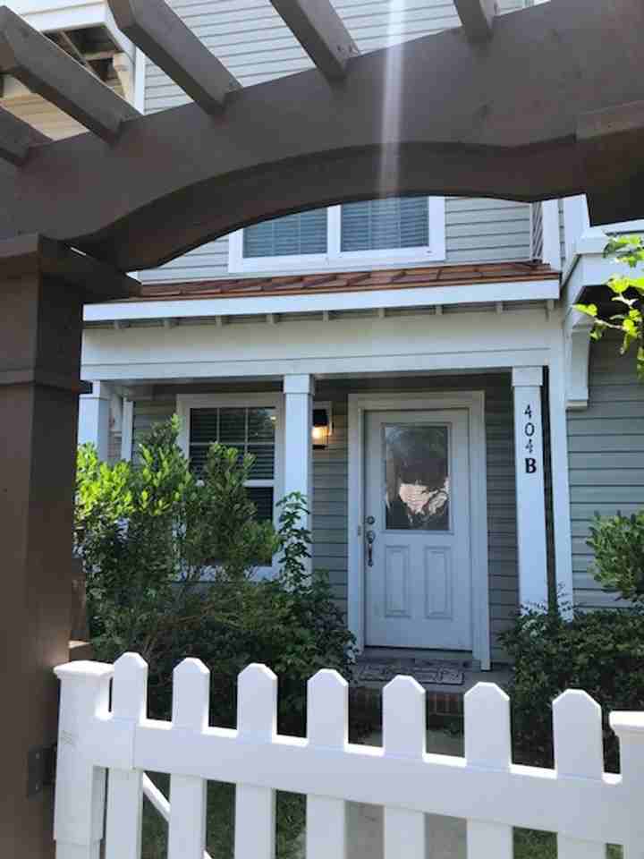 404 Norfolk Ave #B - Photo 2 of 50