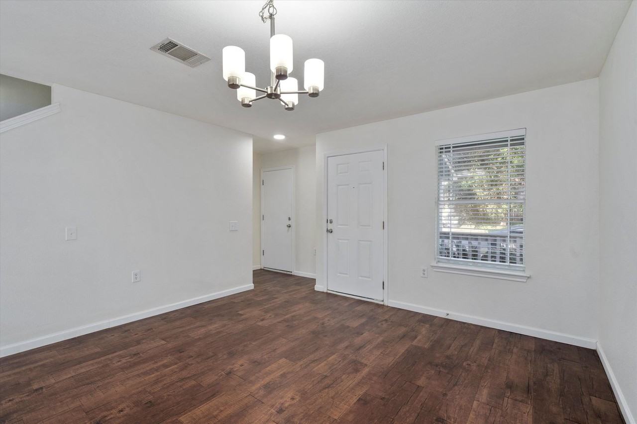 3516 Sand Dunes Ave - Photo 4 of 35