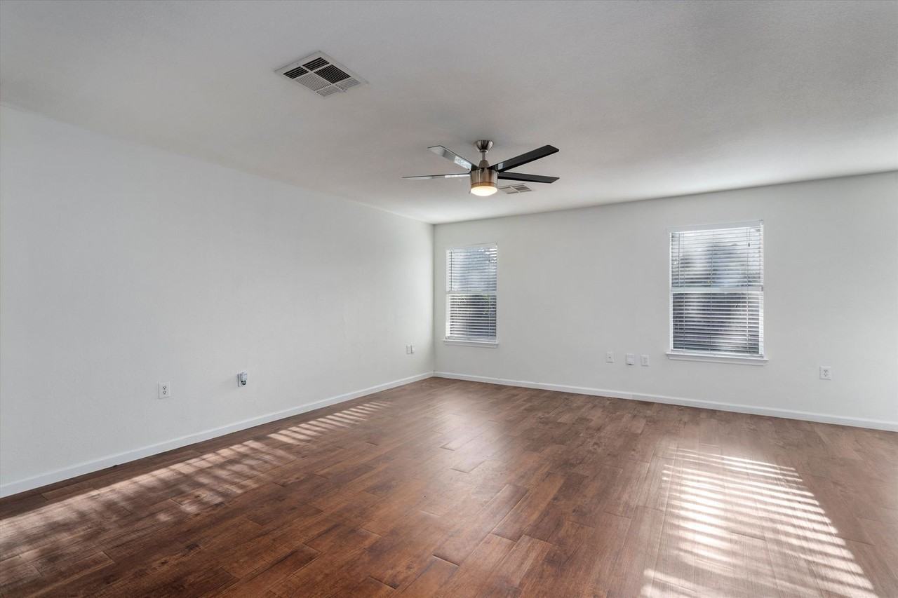 3516 Sand Dunes Ave - Photo 5 of 35