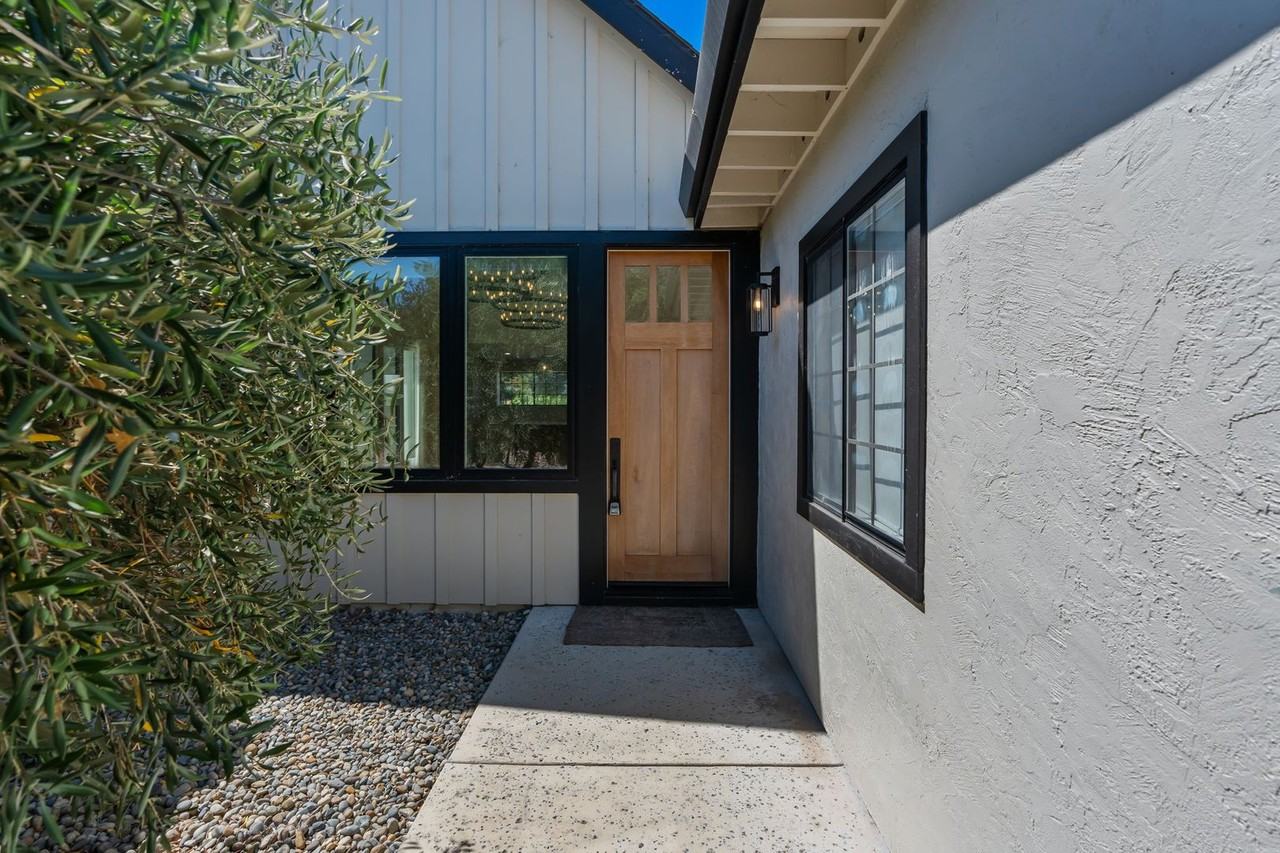 3035 North Ave - Photo 3 of 49