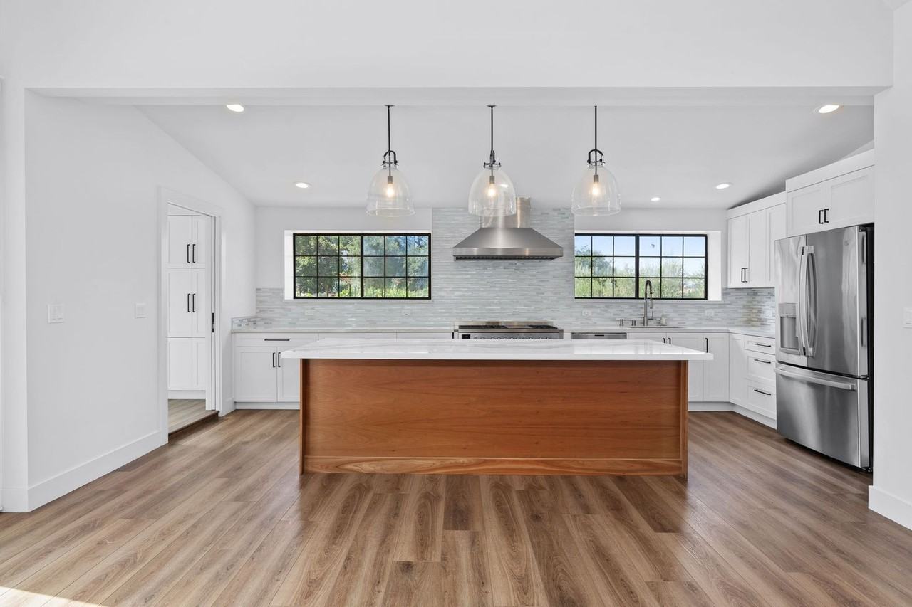 3035 North Ave - Photo 7 of 49