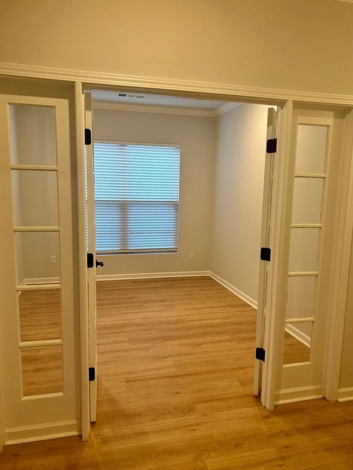 1807 Humphreys Gln - Photo 3 of 28