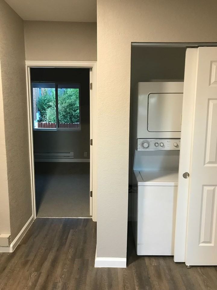 Utica1530 - Photo 3 of 9