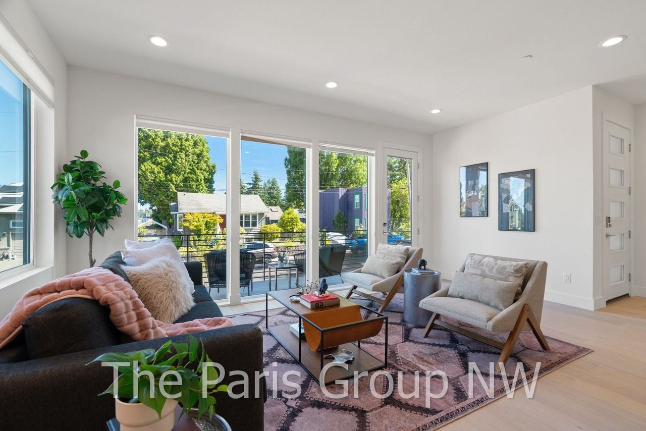 455 4th Ave S #1 - Photo 4 of 33