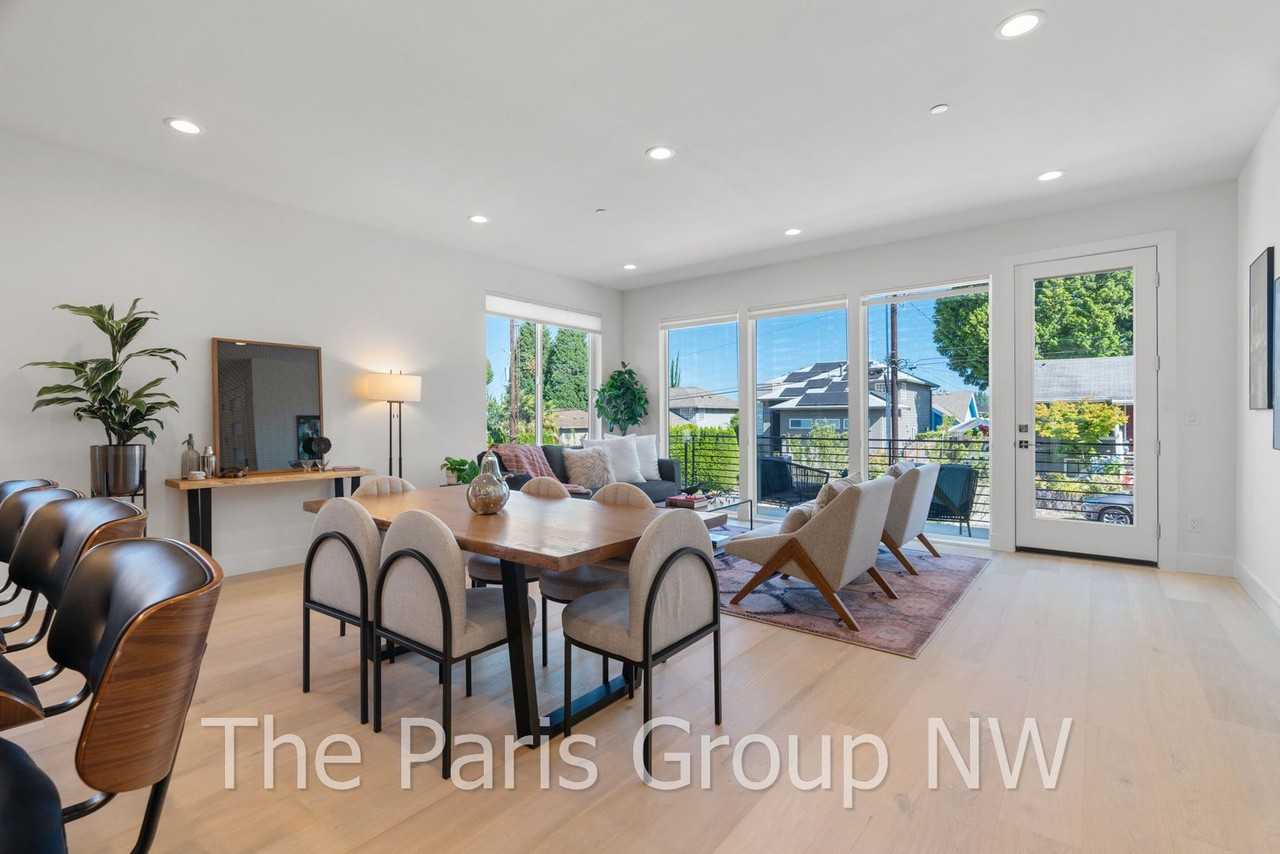 455 4th Ave S #1 - Photo 5 of 33