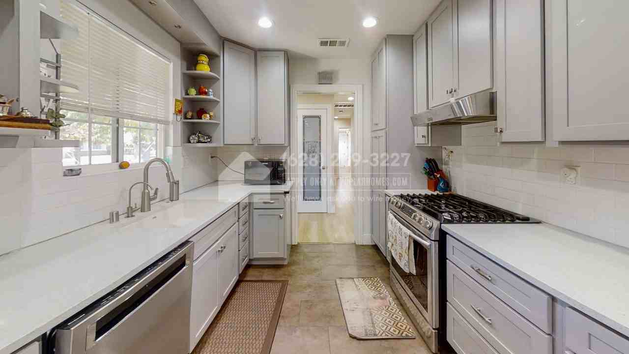 5317 Keystone Dr - Photo 2 of 23