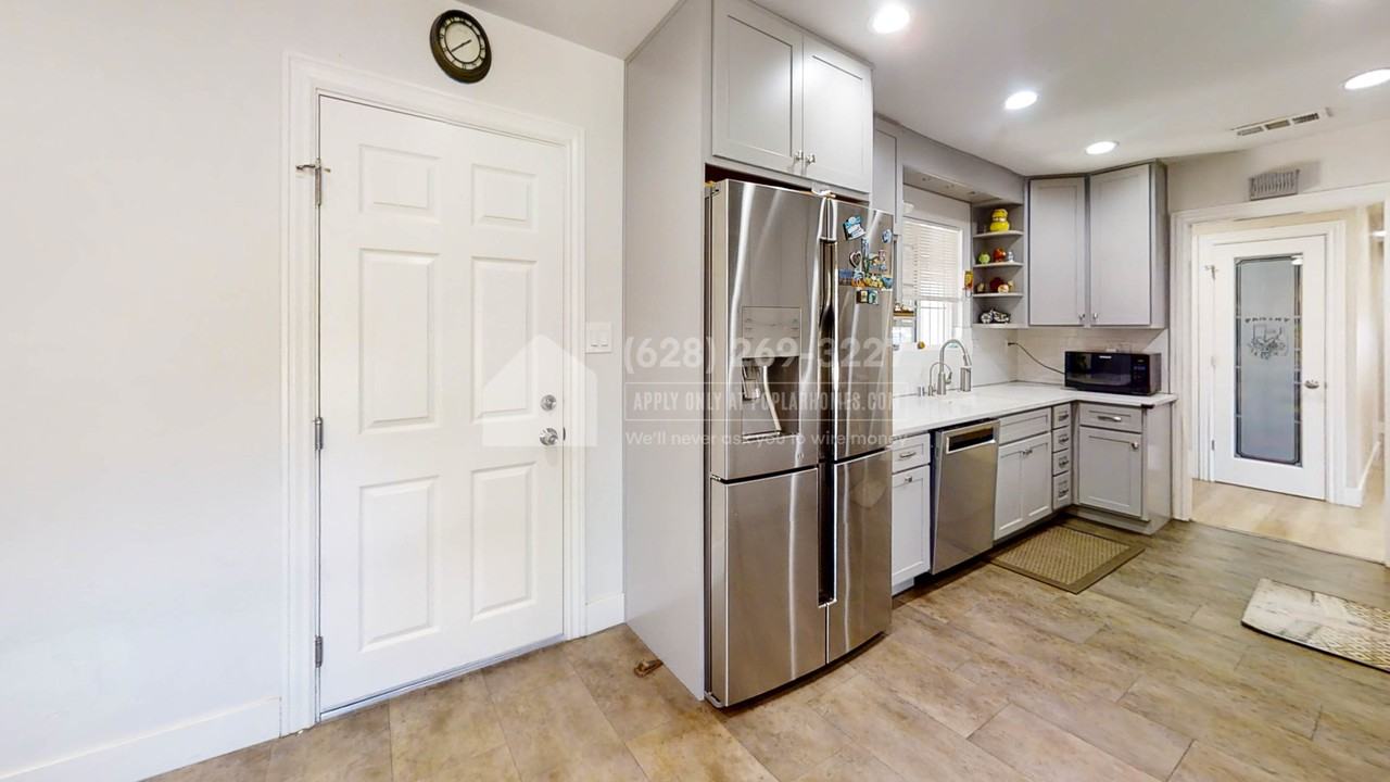5317 Keystone Dr - Photo 3 of 23