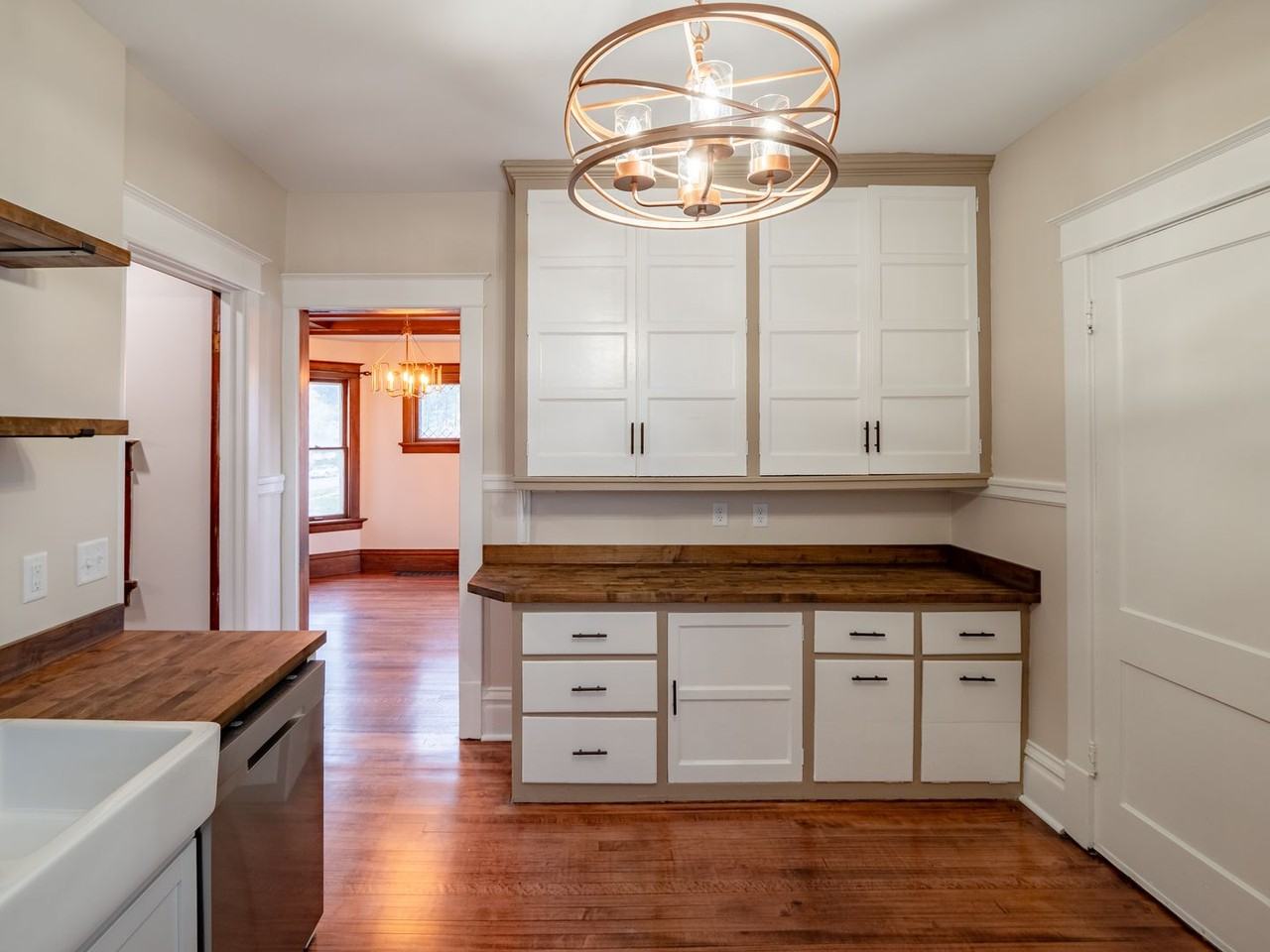 1717 7th Ave Se - Photo 3 of 11