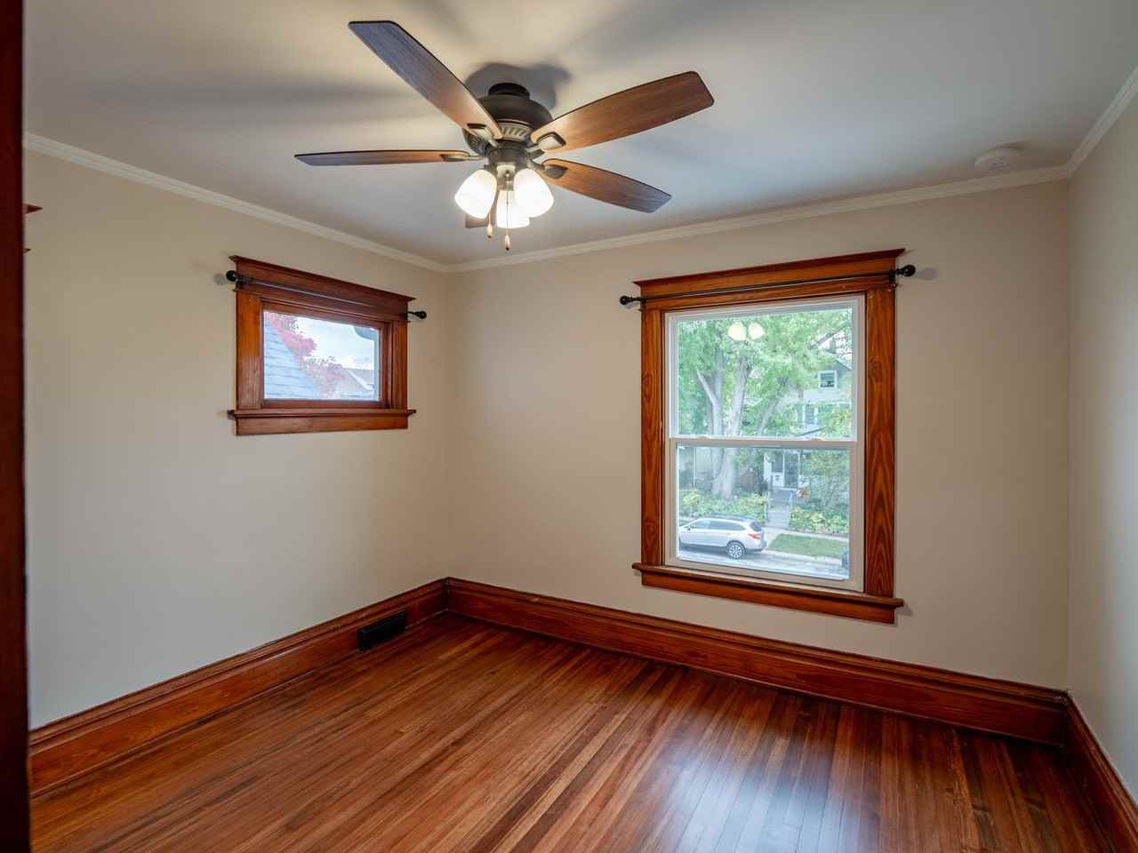 1717 7th Ave Se - Photo 6 of 11