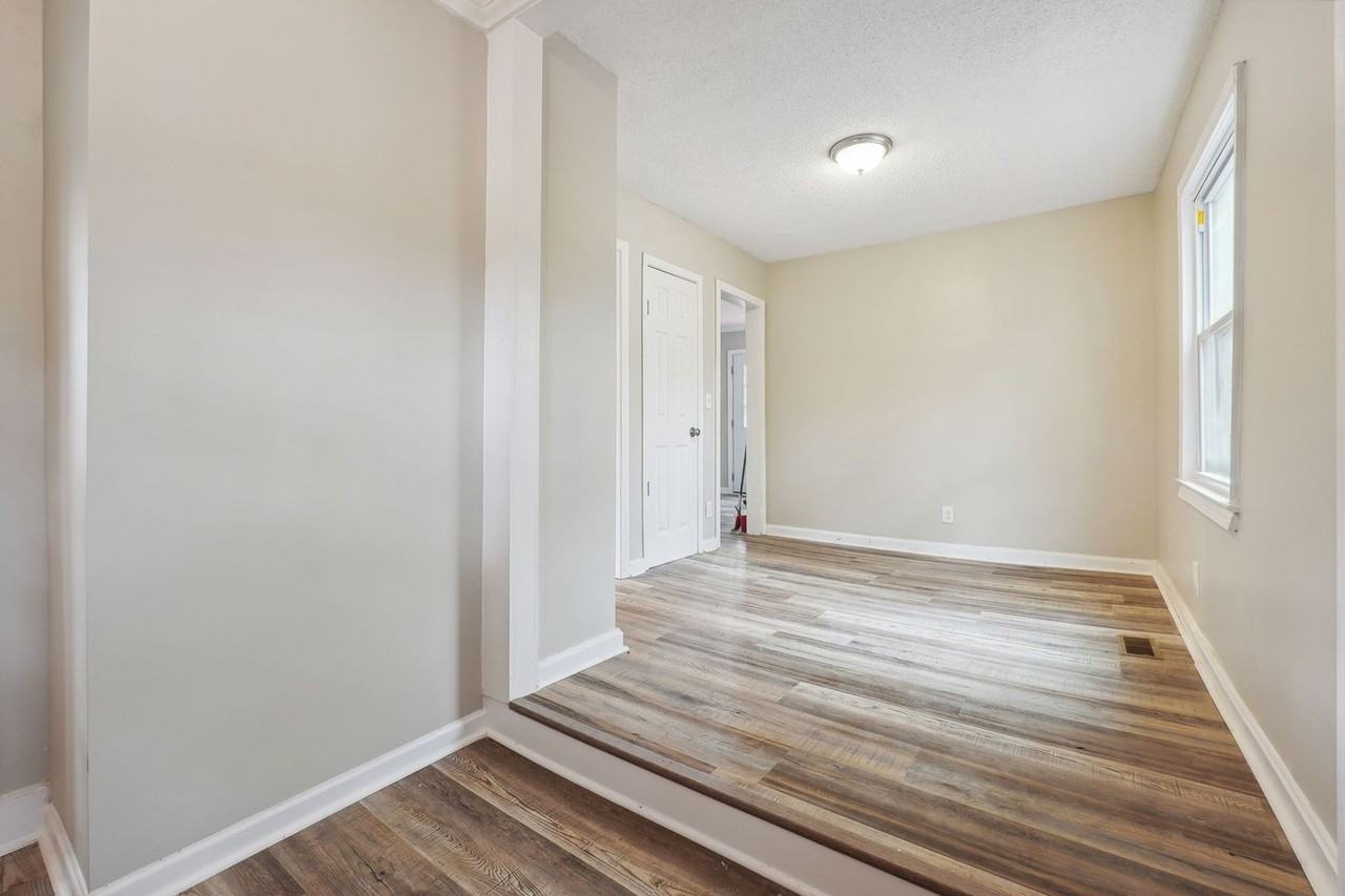 1435 Lanvale Dr Sw - Photo 4 of 27