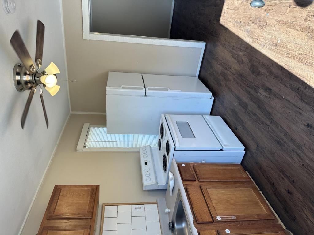 804 Avenue I #A - Photo 6 of 7