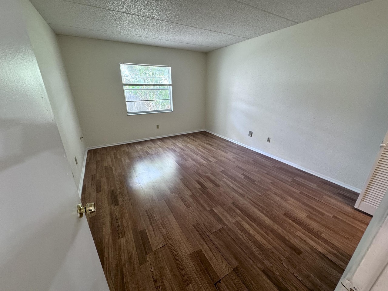 2856 Somerset Park Dr #102 - Photo 3 of 17