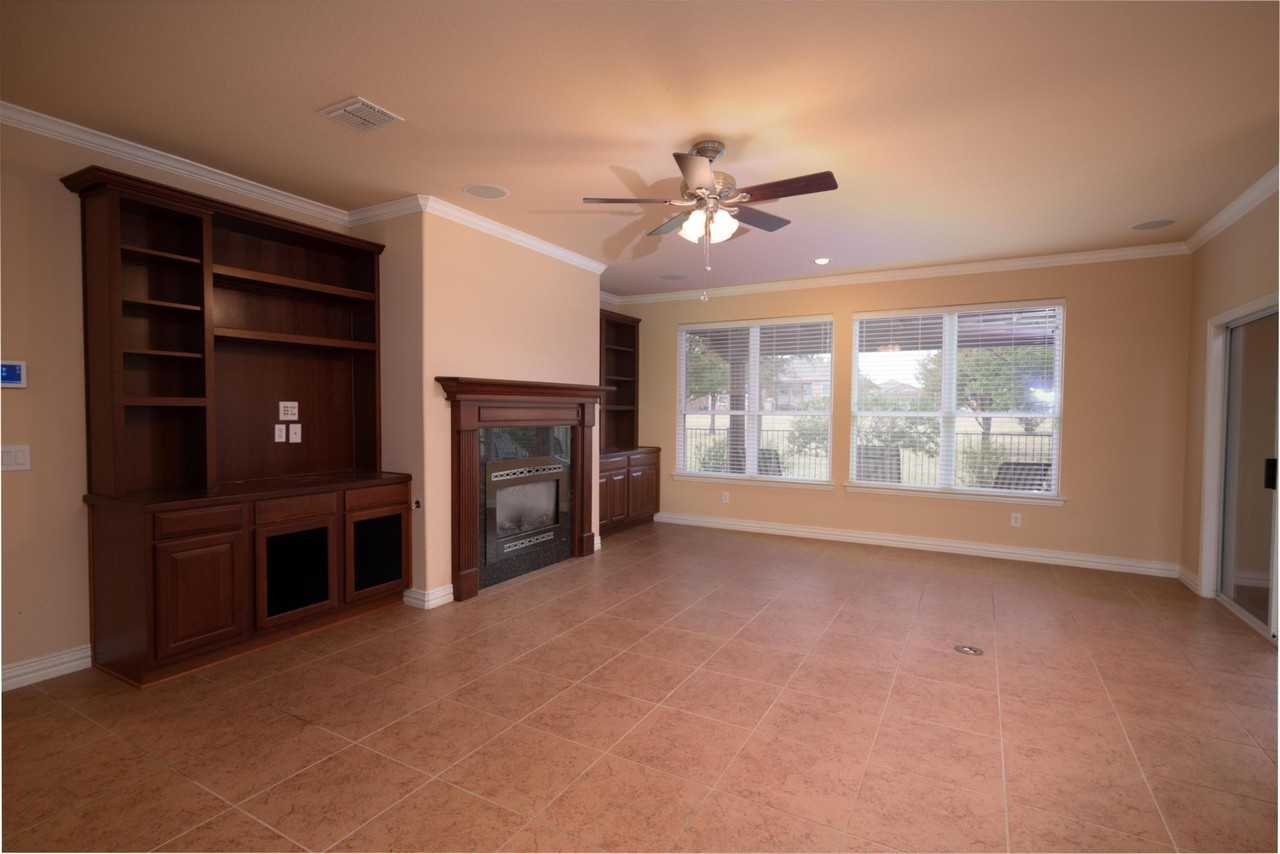 974 Harbor Springs Dr - Photo 2 of 33