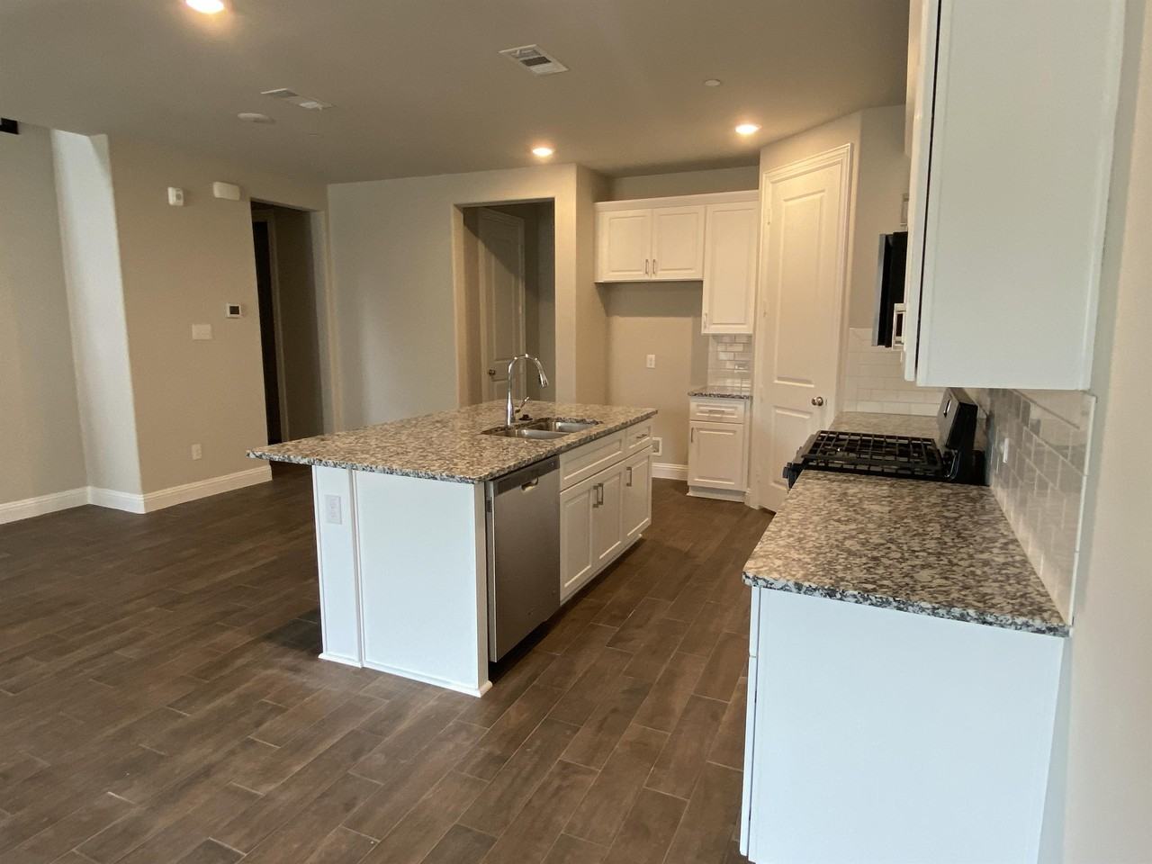 803 Ponds Edge Ln #0 - Photo 7 of 25