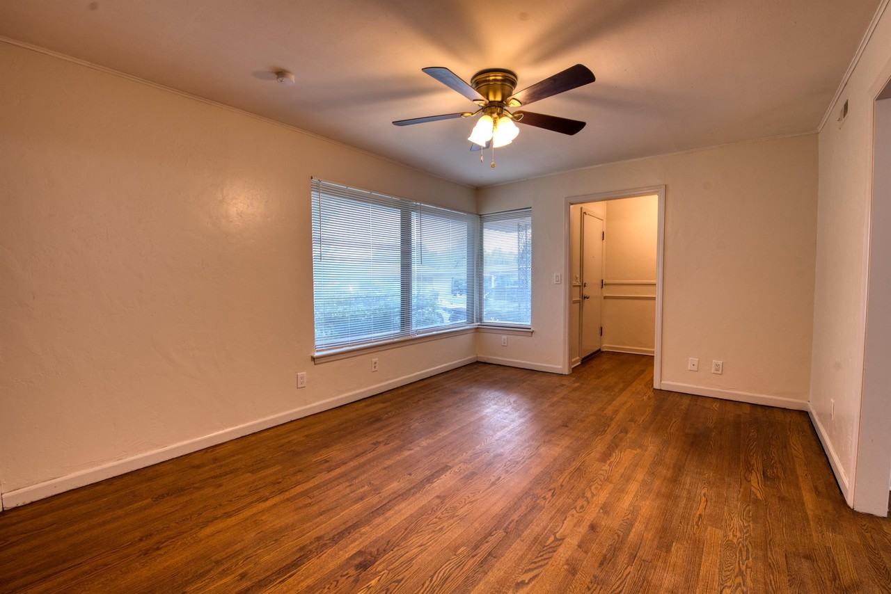 4317 Nw 20th St - Photo 2 of 16