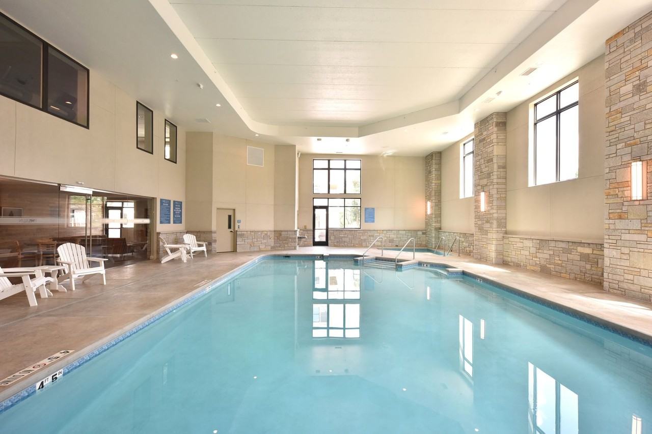 W62N438 Hanover Ave - Photo 6 of 37