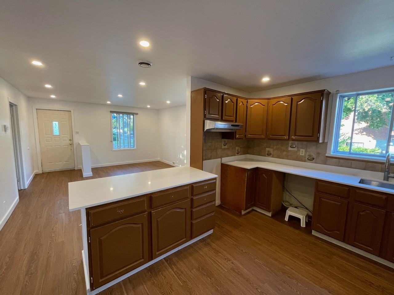 4354 Rue de Castille - Photo 3 of 19