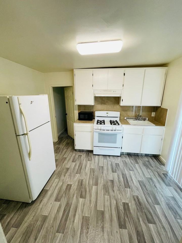 2408 Wulff Ln #9 - Photo 3 of 6