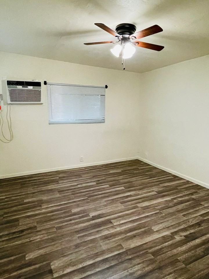 2408 Wulff Ln #9 - Photo 5 of 6