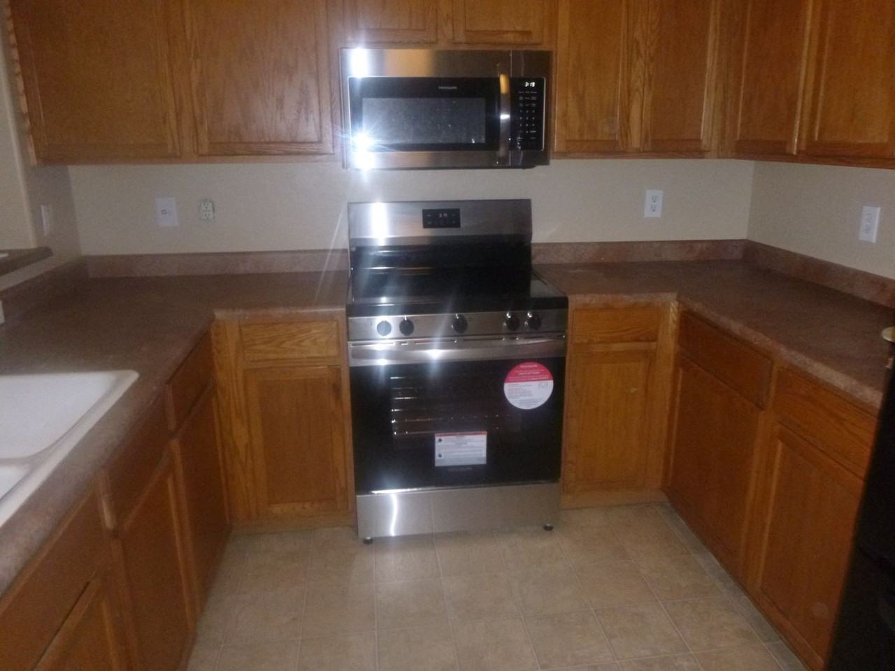 428 E Cheyenne Rd - Photo 2 of 13