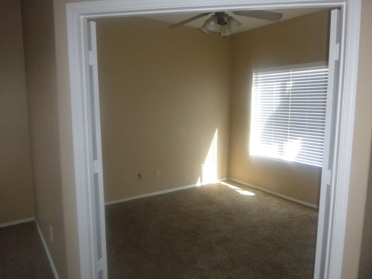 428 E Cheyenne Rd - Photo 6 of 13