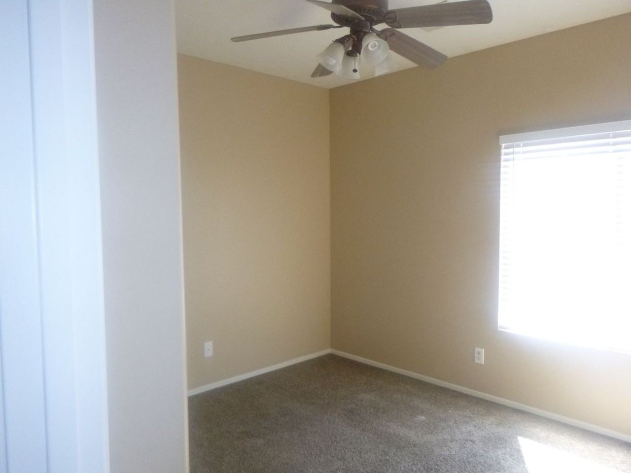 428 E Cheyenne Rd - Photo 7 of 13