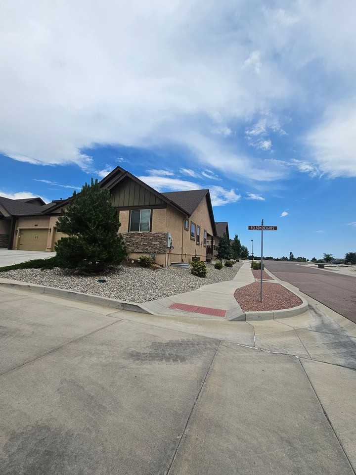 6613 Folsom Hts - Photo 4 of 37