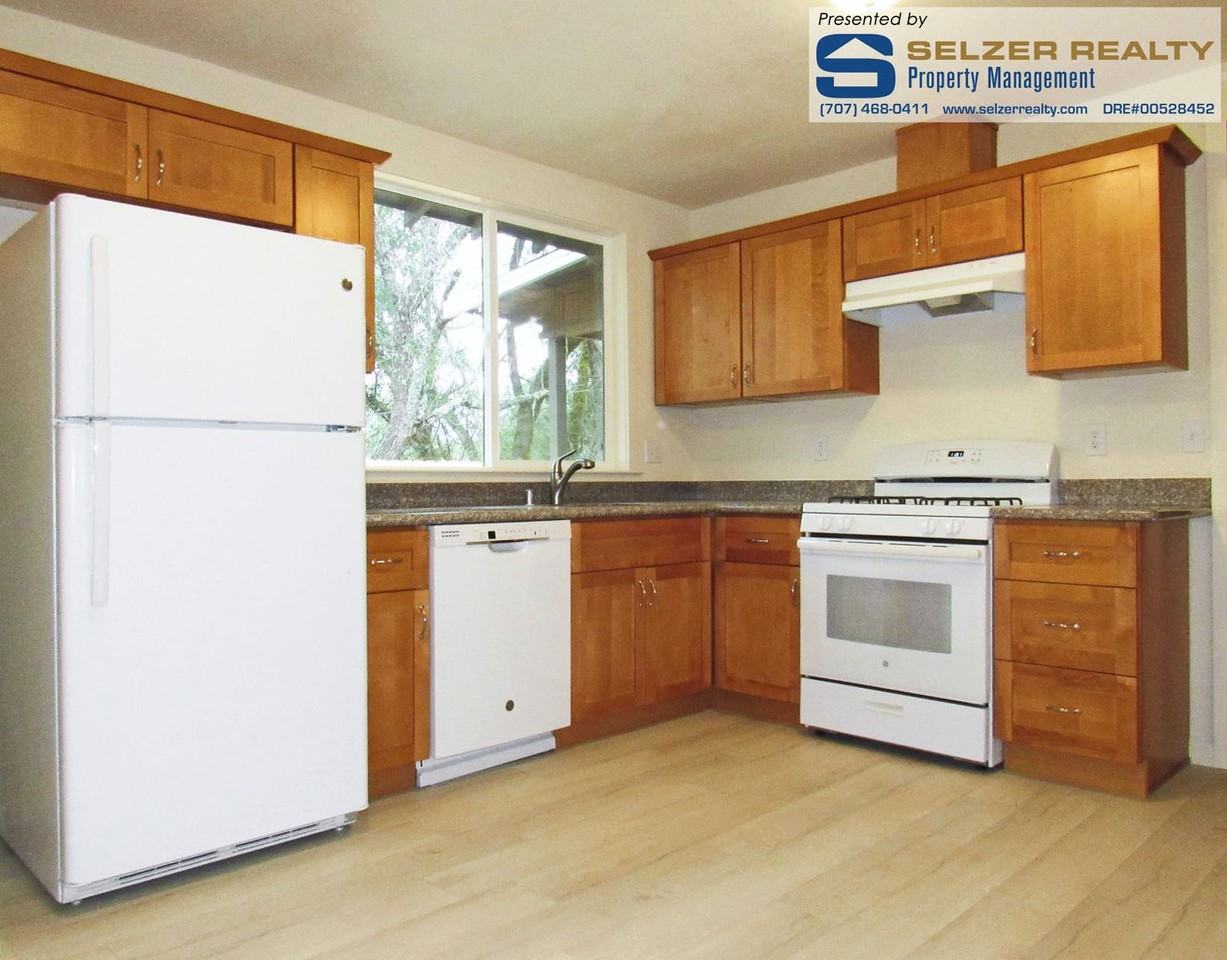 700 Lone Pine Dr. - Photo 3 of 5