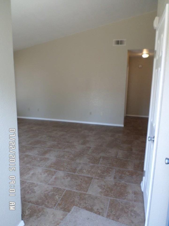 2429 S Meadowbrook Ct - Photo 6 of 17