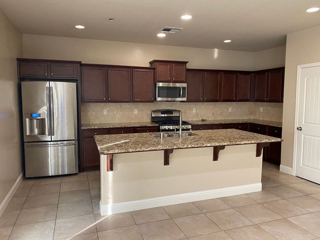 1923 W Humboldt Dr - Photo 4 of 19