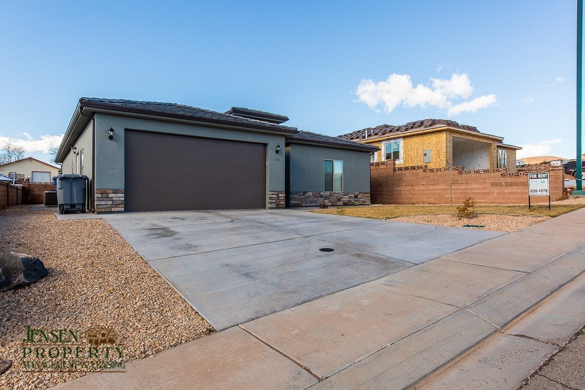 123 N 400 W - Photo 2 of 23