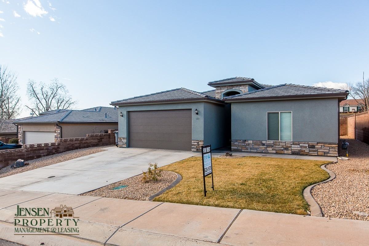 123 N 400 W - Photo 4 of 23