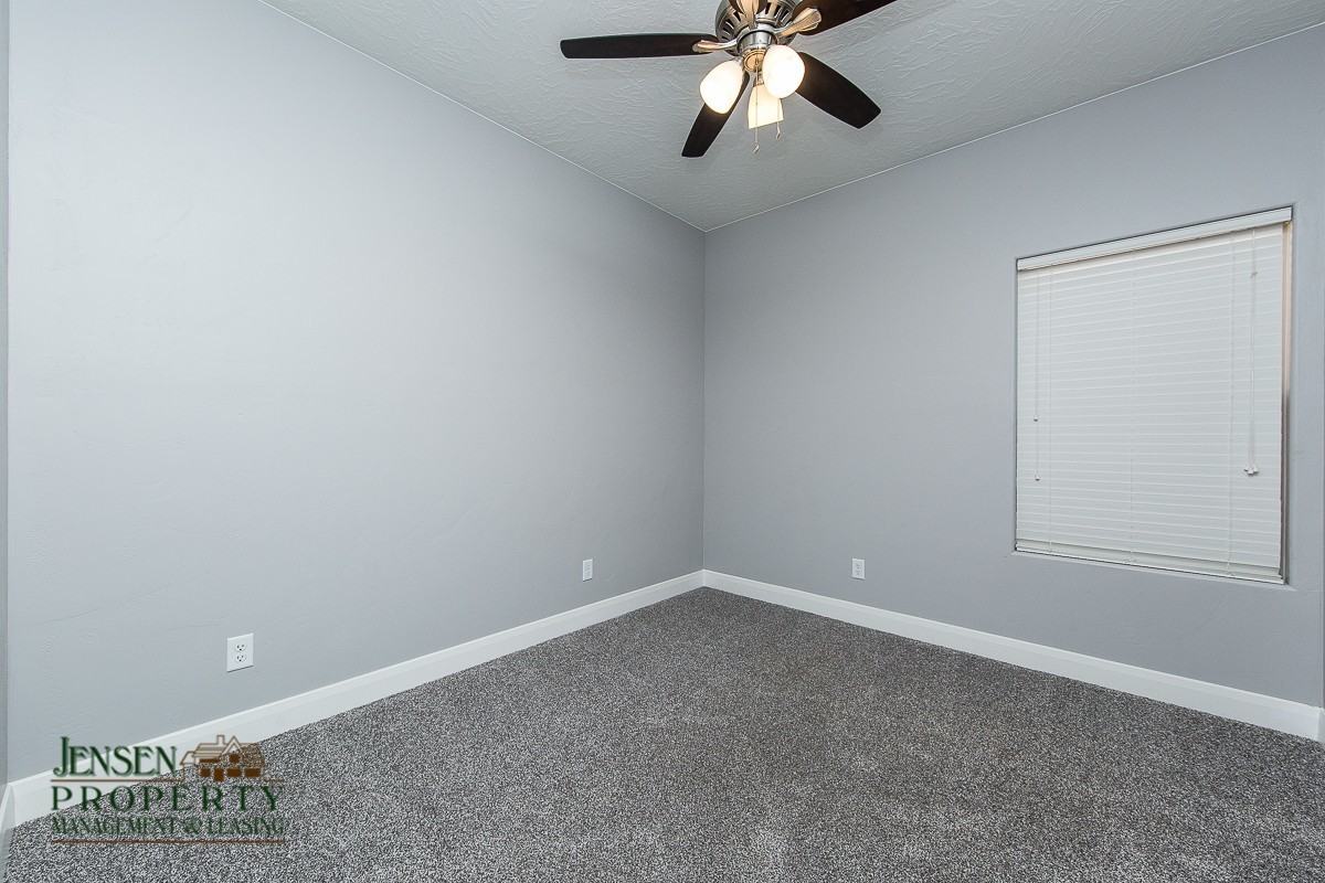 123 N 400 W - Photo 7 of 23