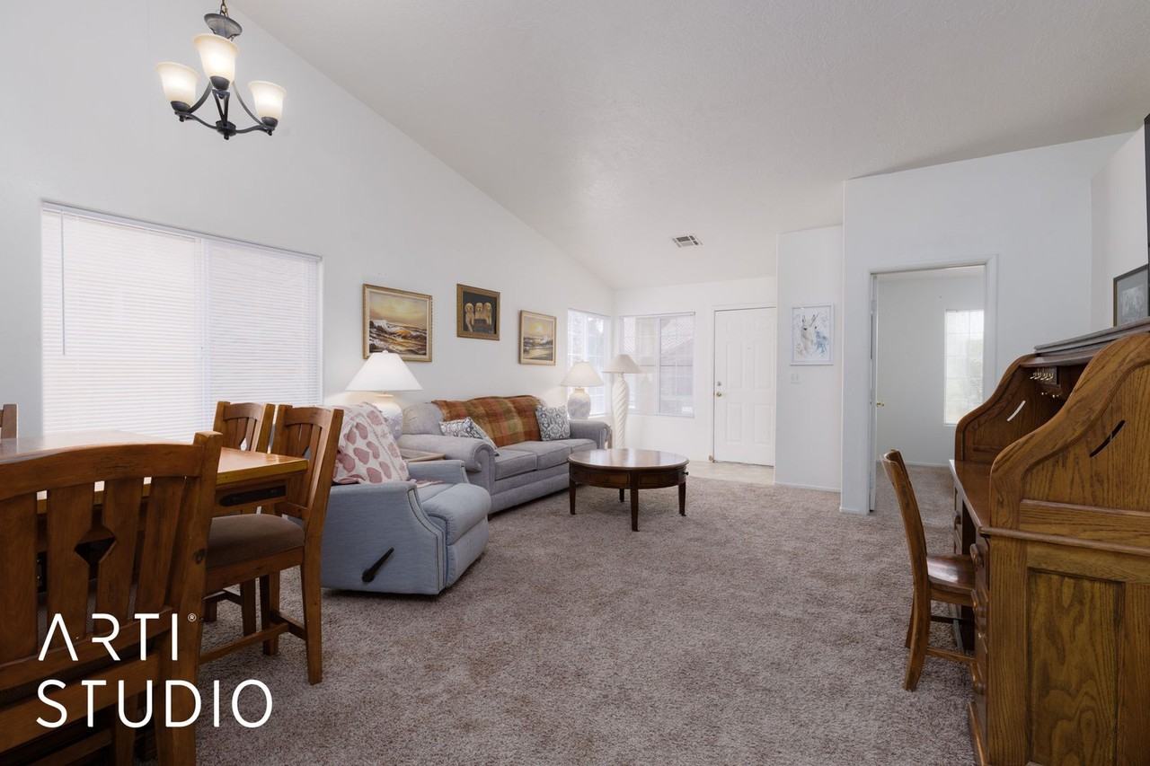 919 Adobe Dr - Photo 3 of 17
