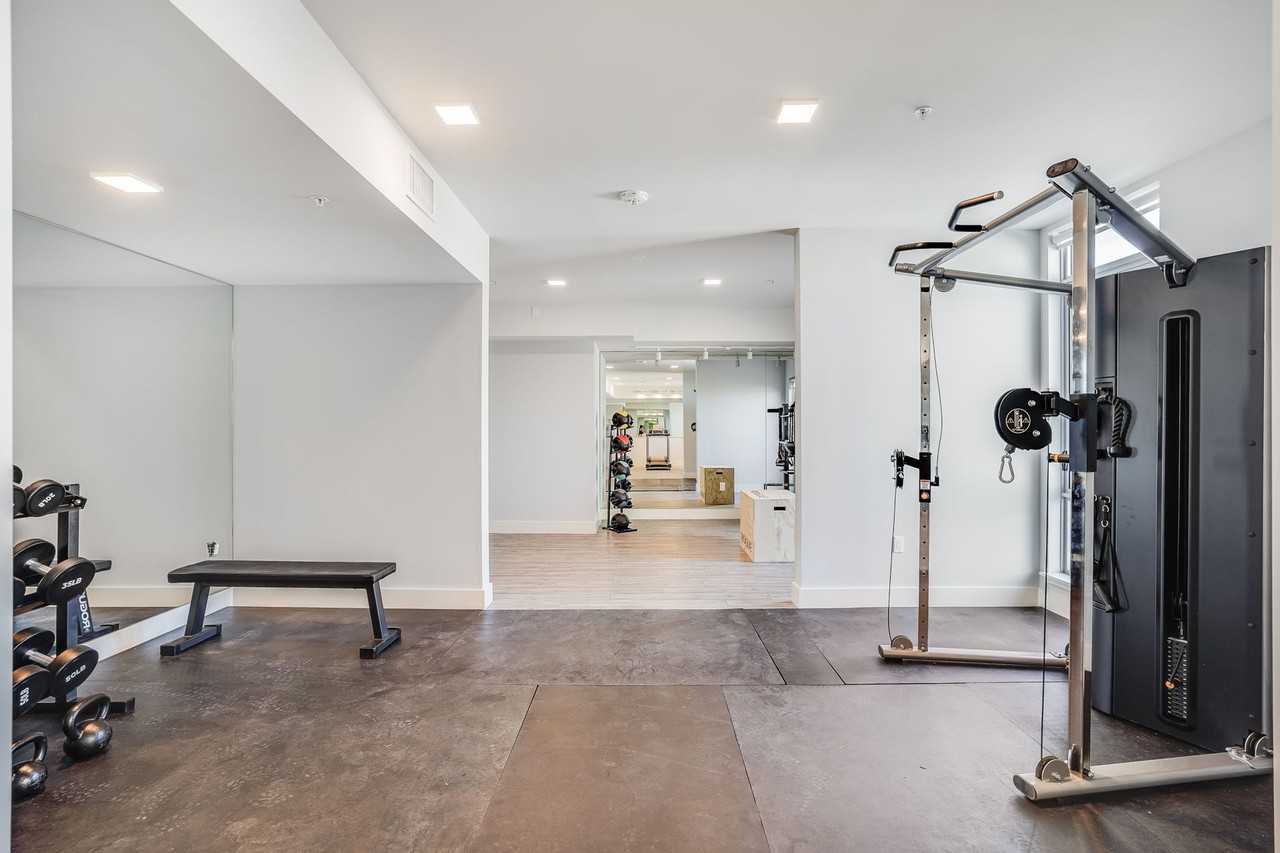 135 (3701 Noriega) - Photo 2 of 50