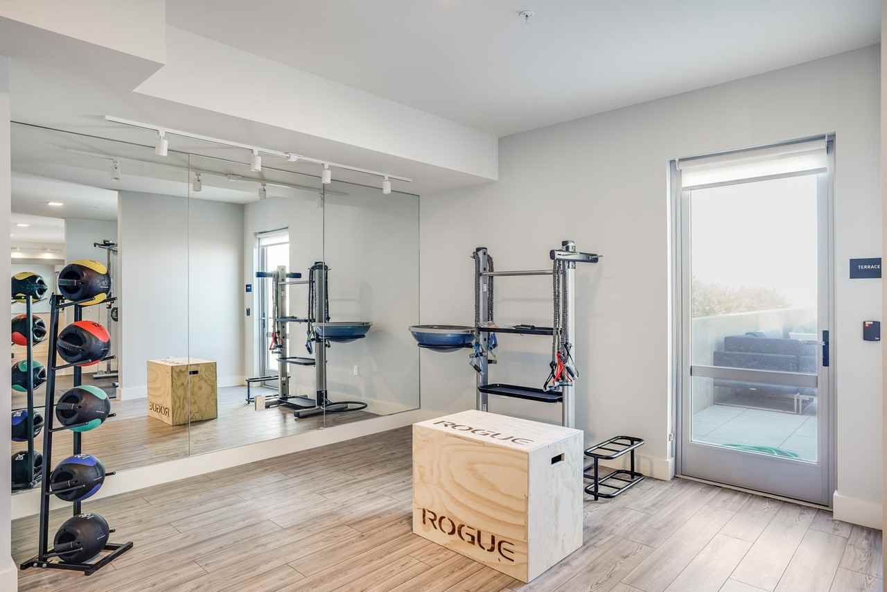 135 (3701 Noriega) - Photo 3 of 50