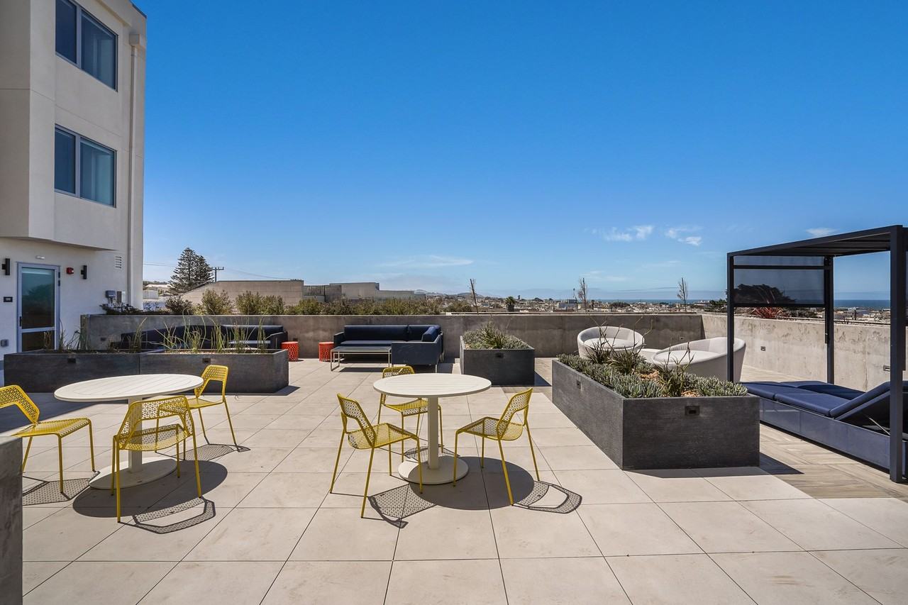 135 (3701 Noriega) - Photo 6 of 50