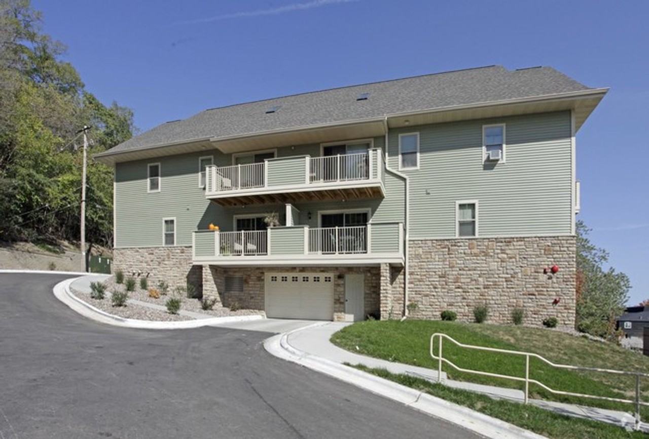 Morgie Associates LLC (Ridge View Apartments) - Photo 4 of 10