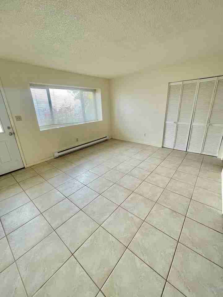 235-5c - 475 N. Main St. #1-5 - Photo 4 of 14