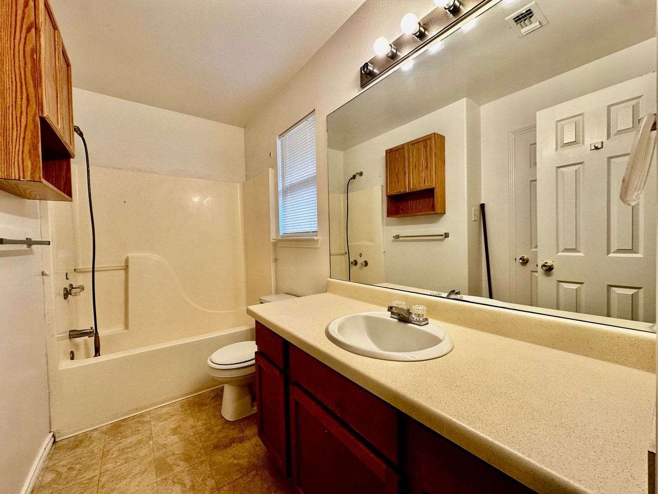 123 Amelia Ct - Photo 7 of 9