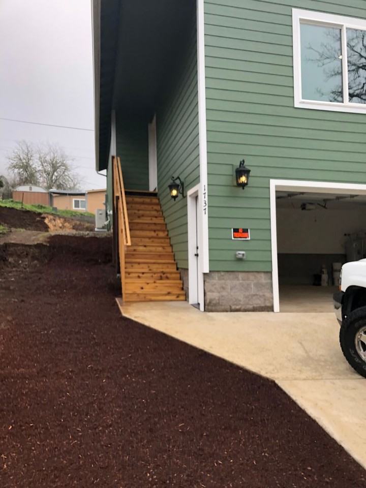 1737 Se Kane St - Photo 2 of 12