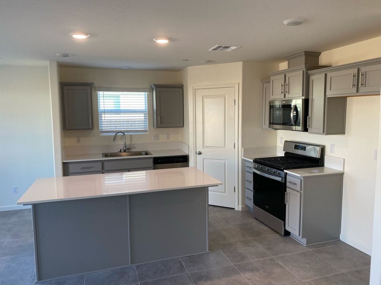 1032 E Loyola Ave - Photo 2 of 20