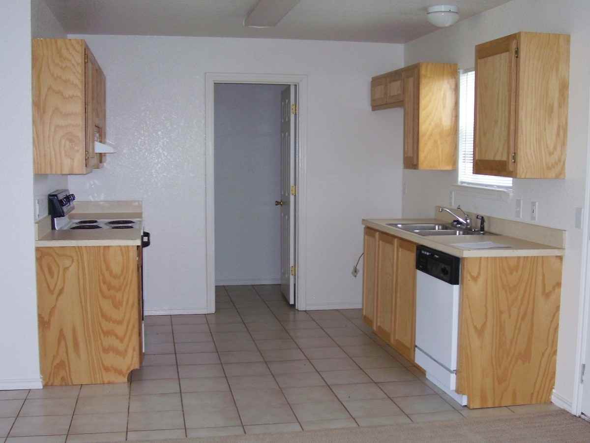 312 Kathy Ln - Photo 2 of 4