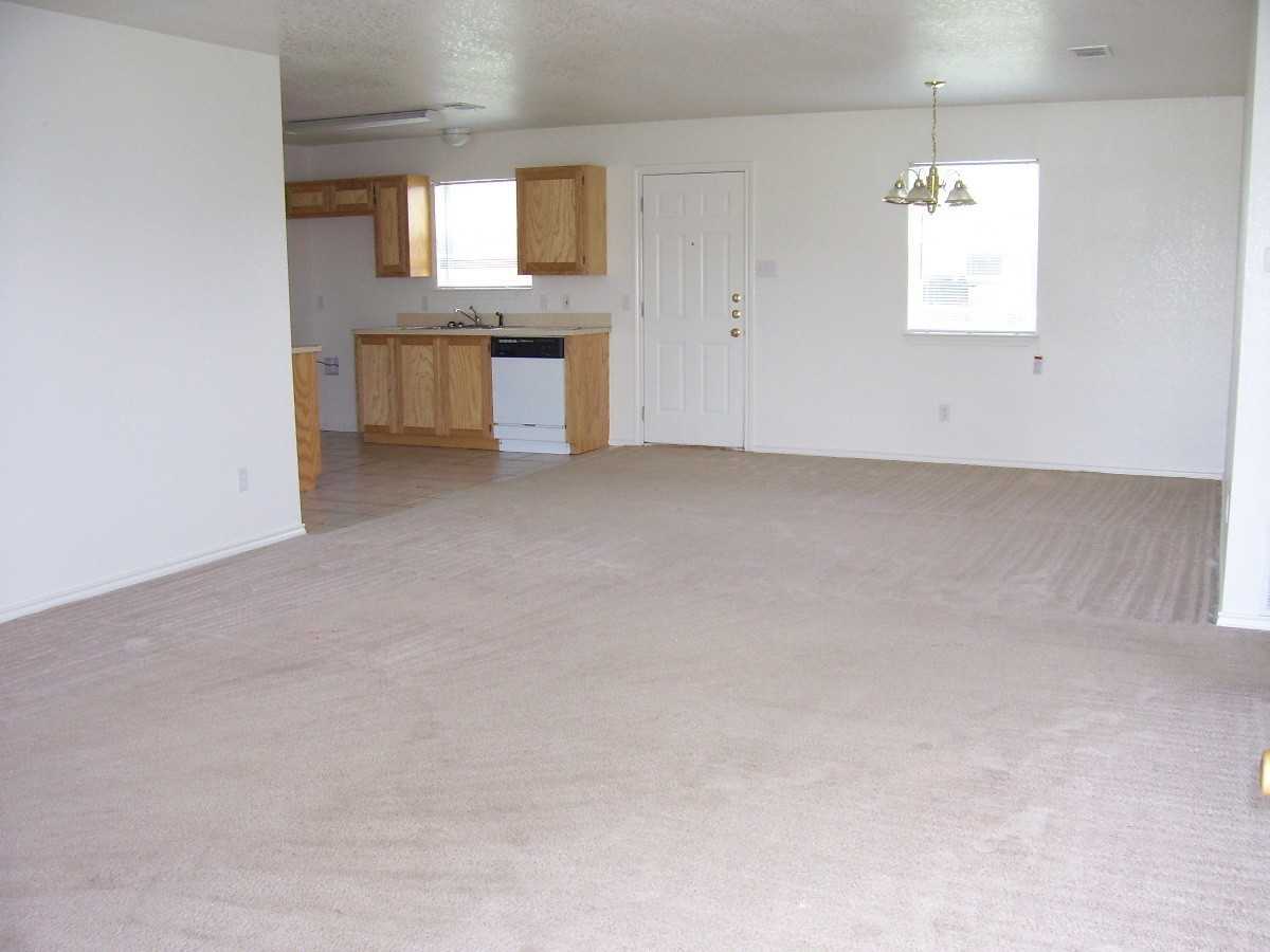 312 Kathy Ln - Photo 3 of 4