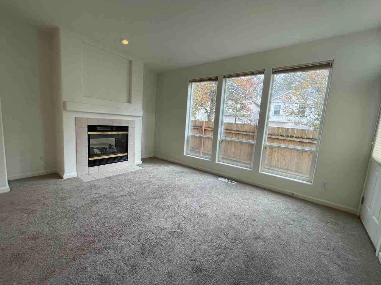 5736 Ne Hidden Creek Dr - Photo 2 of 17