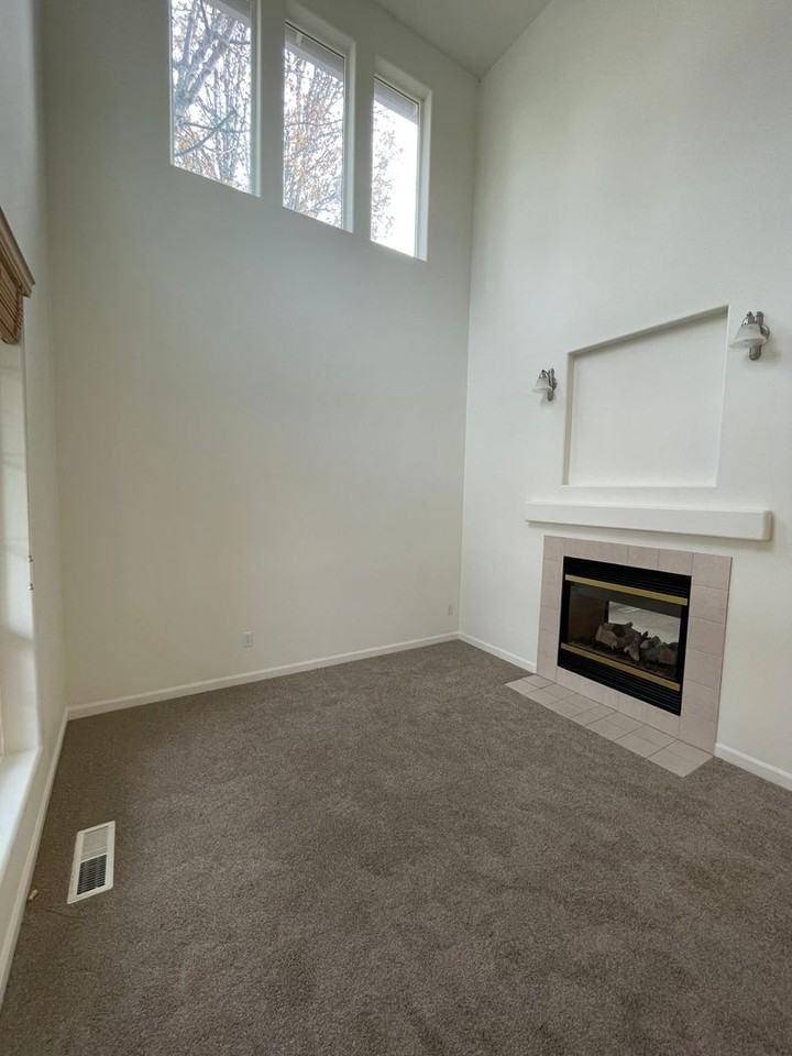 5736 Ne Hidden Creek Dr - Photo 3 of 17
