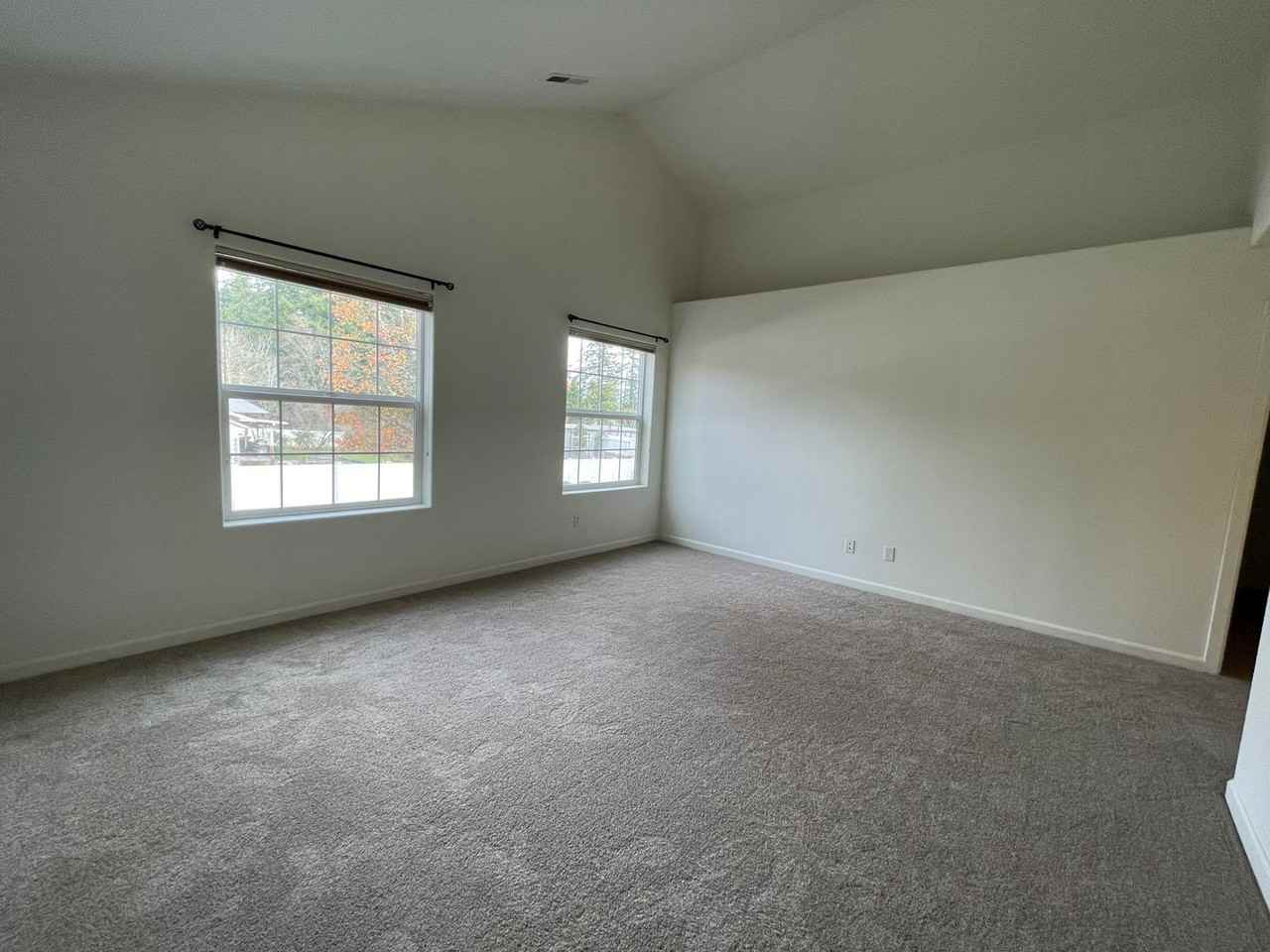 5736 Ne Hidden Creek Dr - Photo 4 of 17