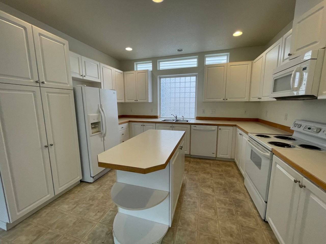 5736 Ne Hidden Creek Dr - Photo 5 of 17