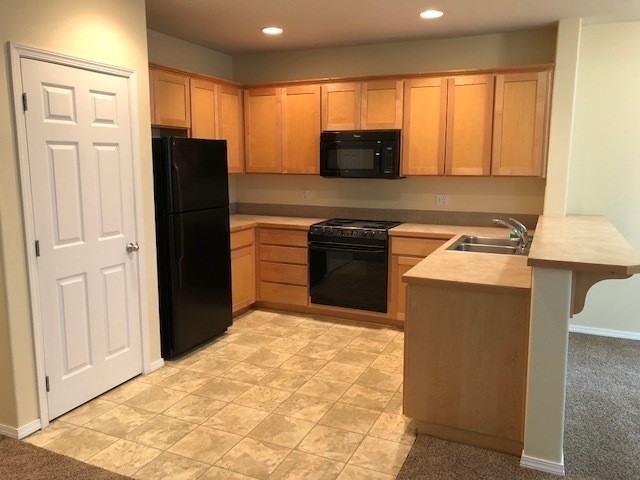 6552 Northeast Deer Run Street - Photo 3 of 12